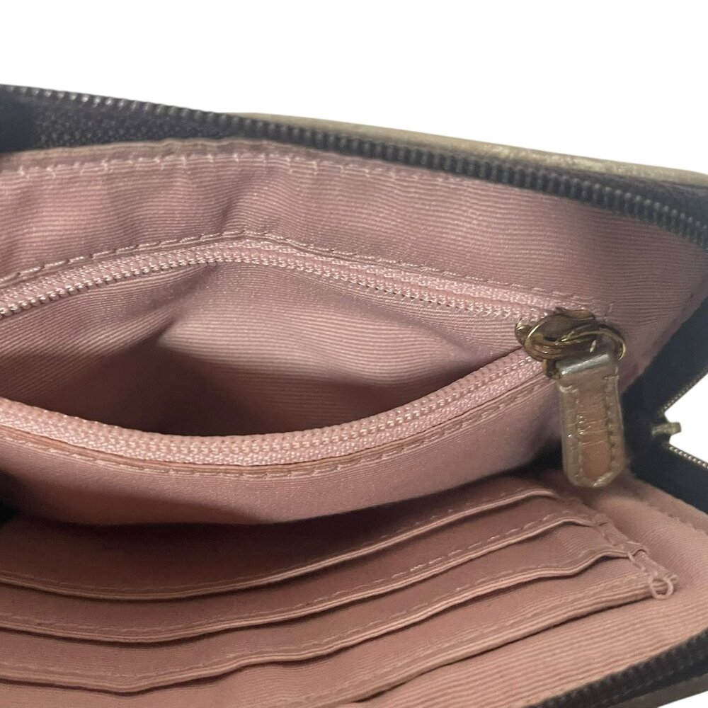 Coach Signature C Canvas Wristlet (missing strap) with Flower - Picture 11 of 11